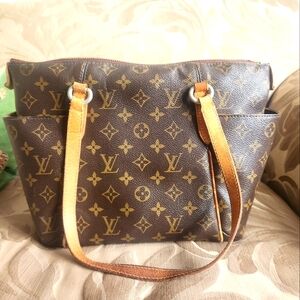 Louis Vuitton totally